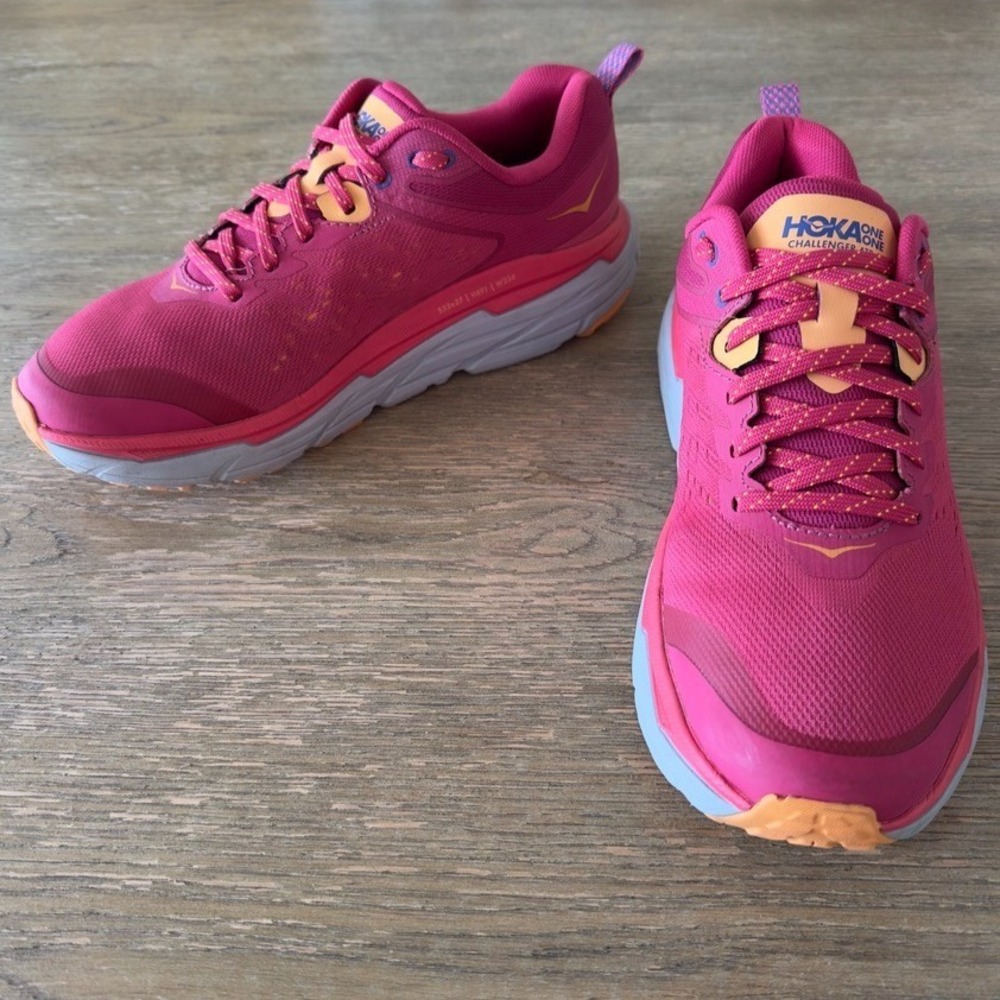Hoka One One Challenger ATR 6 women's trail running shoes-paradise pink-Sz 9.5B